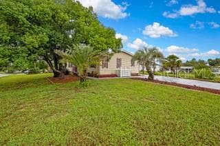 Manufactured Home at 15141 RIALTO AVE, BROOKSVILLE, photo 4 of 50