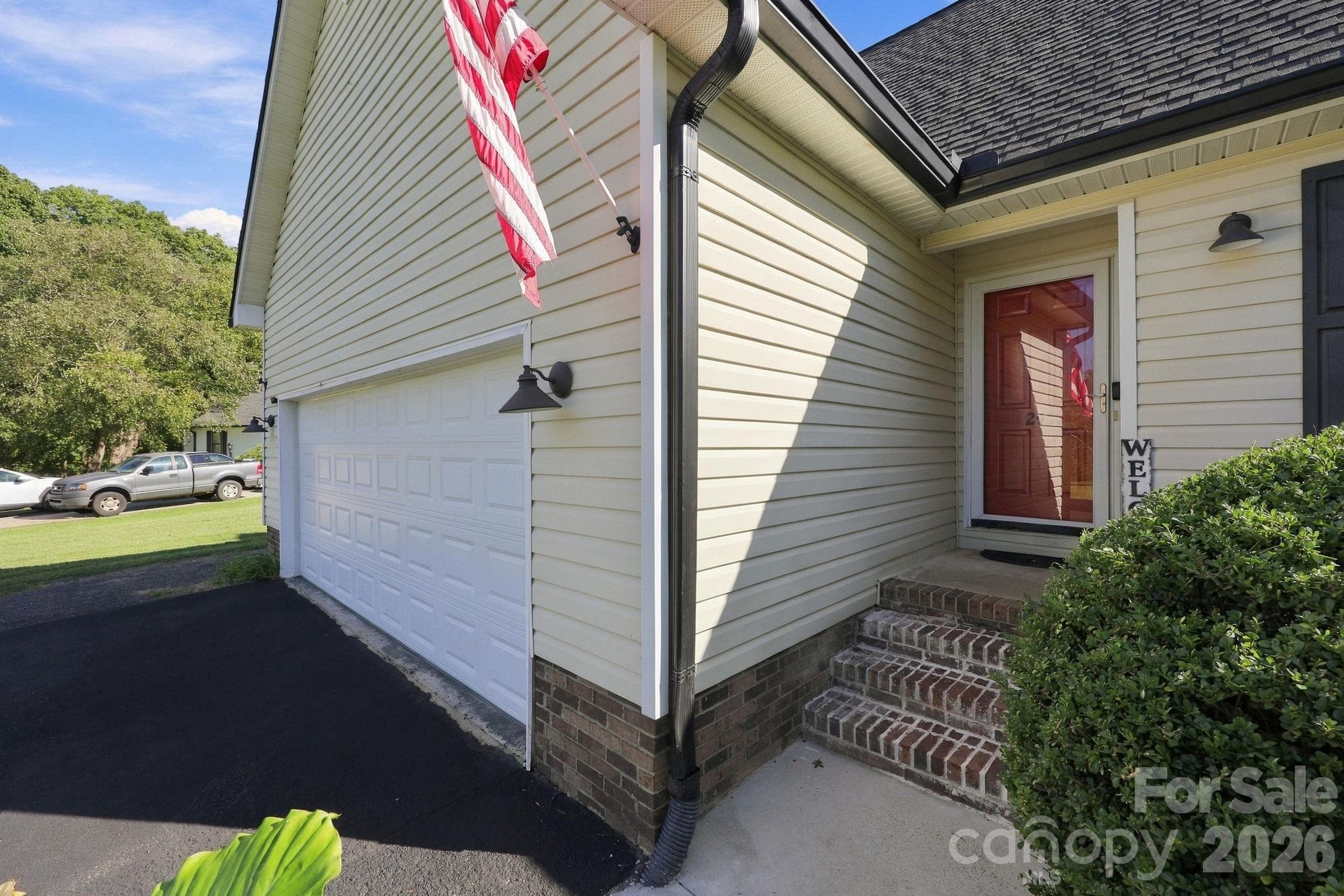 Single Family Residence at 245 Castle Keep Road, Salisbury, photo 4 of 48
