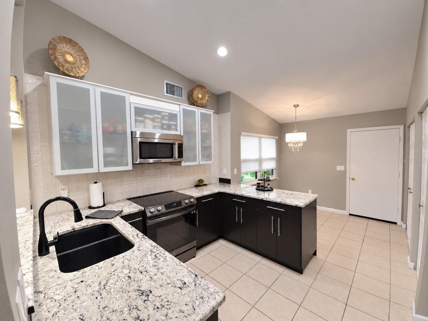 Villa at 5699 WESTWIND LN, SARASOTA, photo 7 of 63