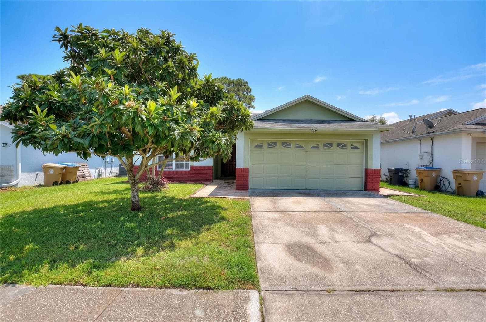 Single Family Residence at 298 INDIAN POINT CIR, KISSIMMEE, photo 2 of 43