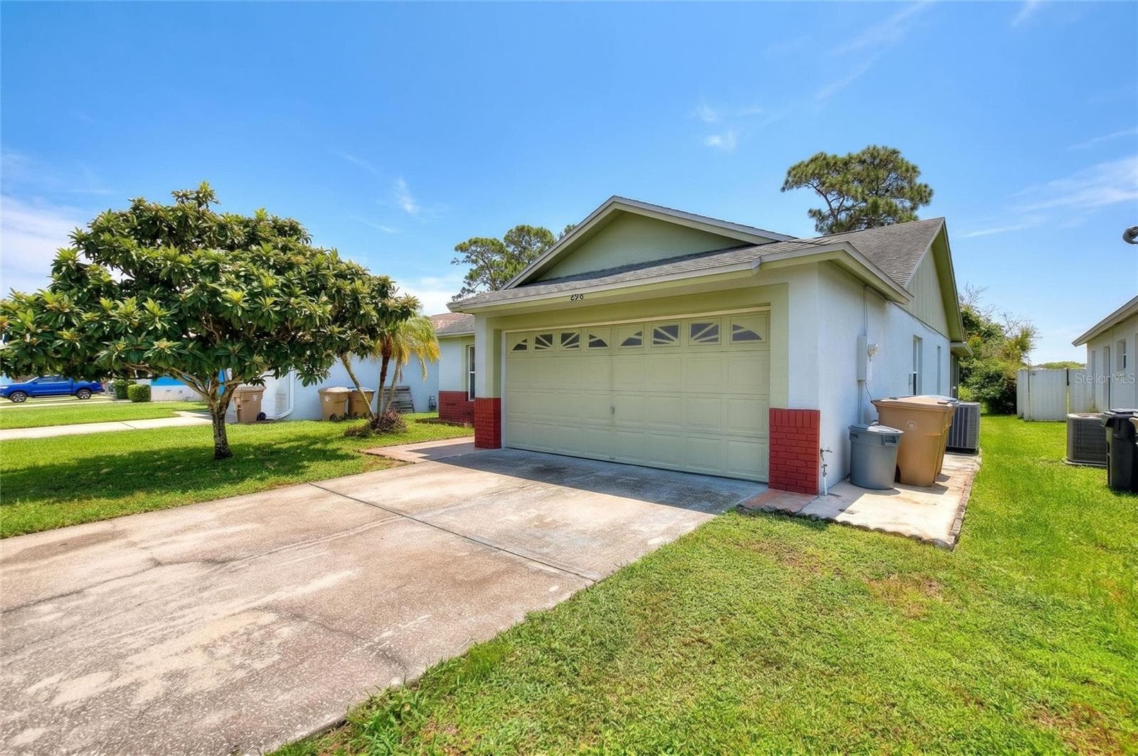 Single Family Residence at 298 INDIAN POINT CIR, KISSIMMEE, photo 3 of 43