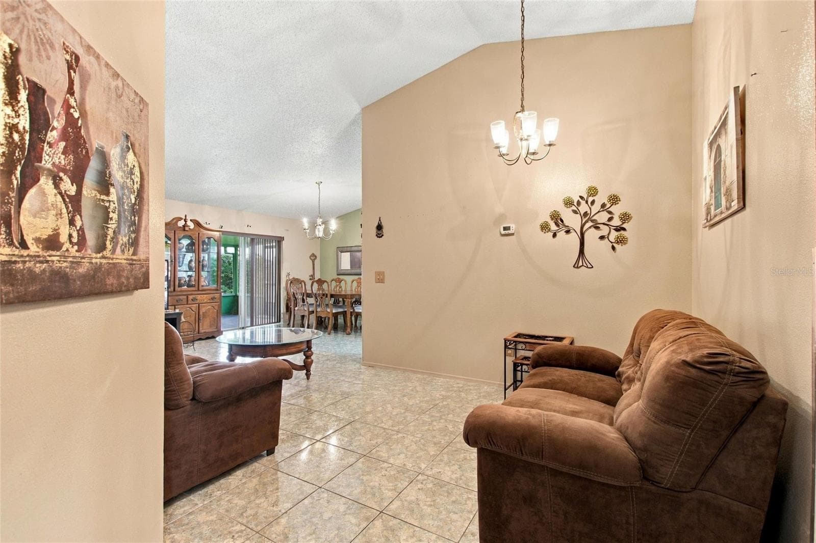 Single Family Residence at 298 INDIAN POINT CIR, KISSIMMEE, photo 7 of 43