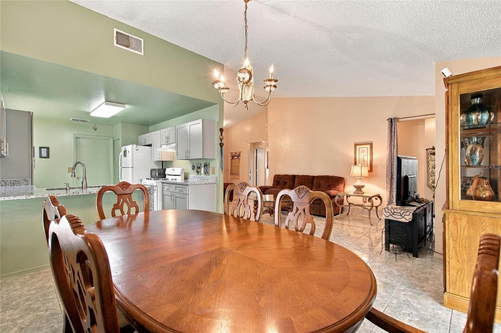 Single Family Residence at 298 INDIAN POINT CIR, KISSIMMEE, photo 17 of 43