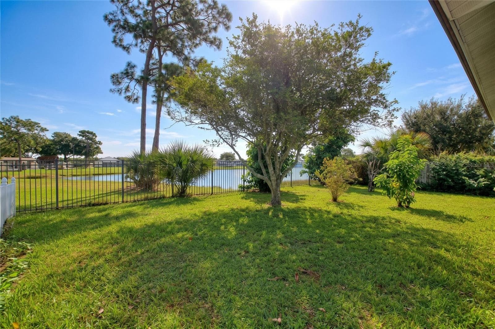 PREMIUM LOT VIEW - 298 INDIAN POINT CIR, KISSIMMEE