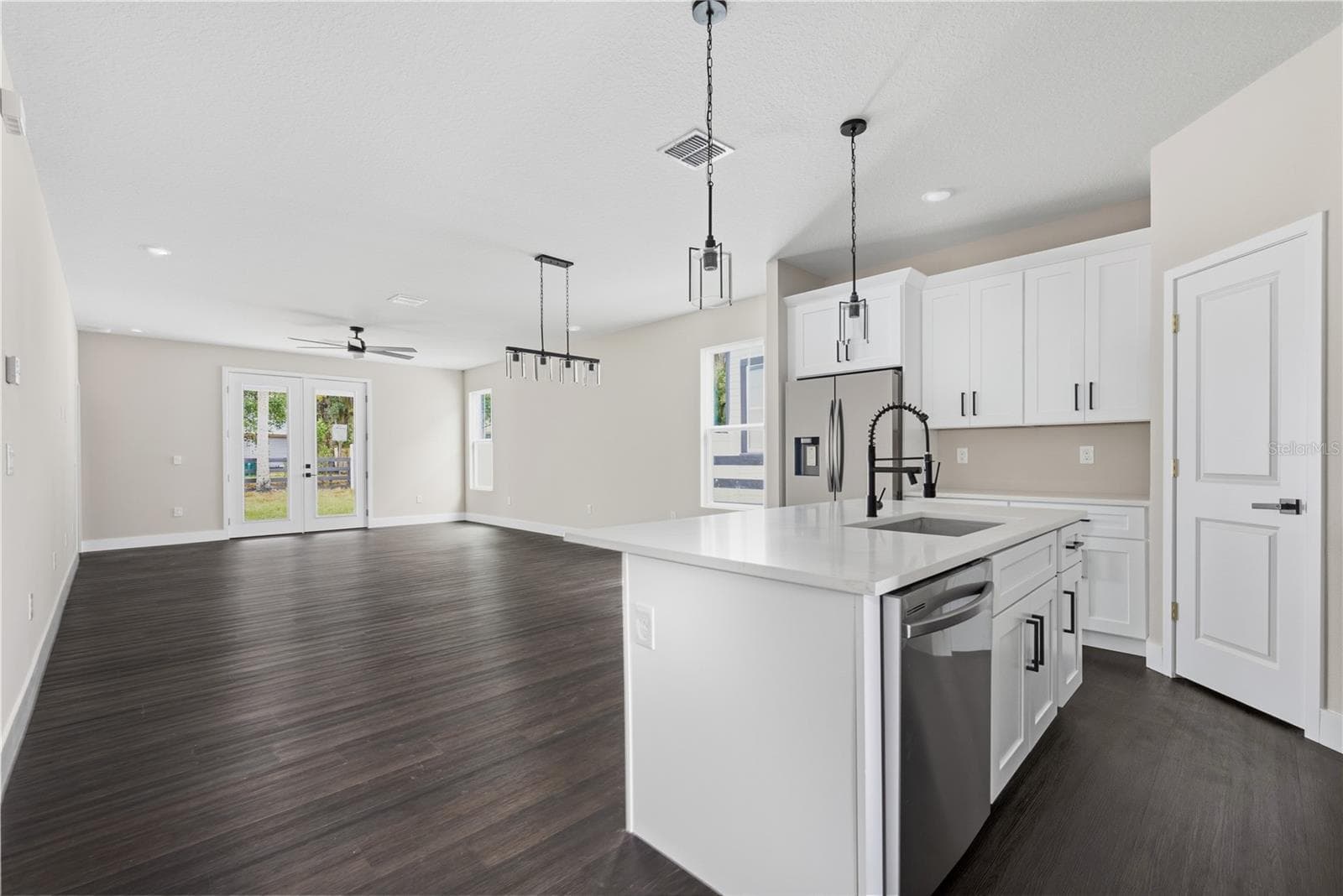 Single Family Residence at 225 E HYDE PARK AVE, EUSTIS, photo 4 of 35