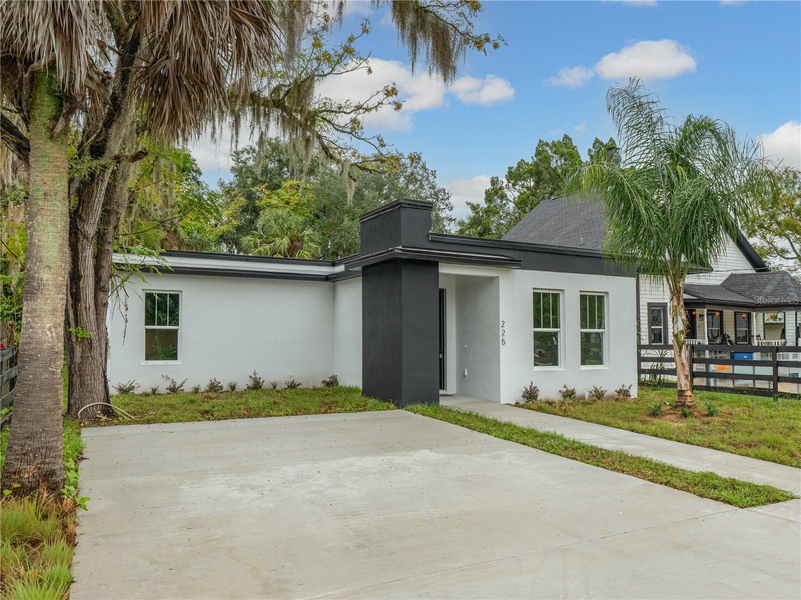 Single Family Residence at 225 E HYDE PARK AVE, EUSTIS, photo 33 of 35