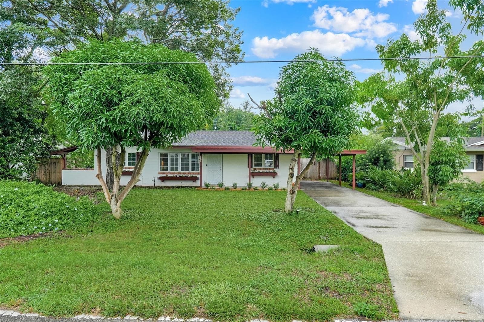 Single Family Residence at 3607 S CRYSTAL LAKE DR, ORLANDO, photo 3 of 42