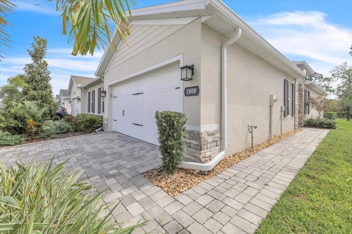 Villa at 1808 W PALMS DR, PORT CHARLOTTE, photo 2 of 42