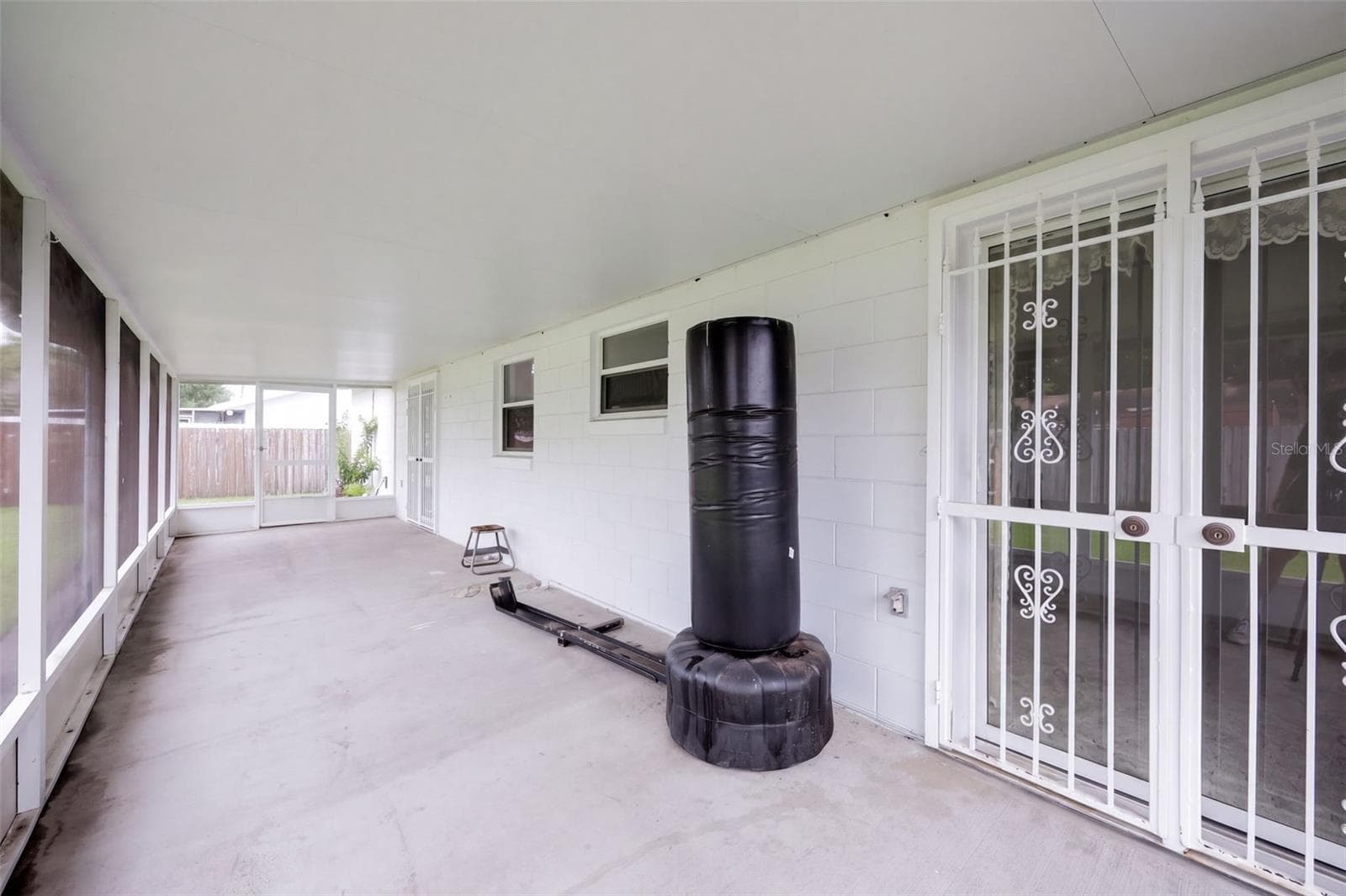 Large back porch screened in - 6657 GUNNELL CT, ORLANDO