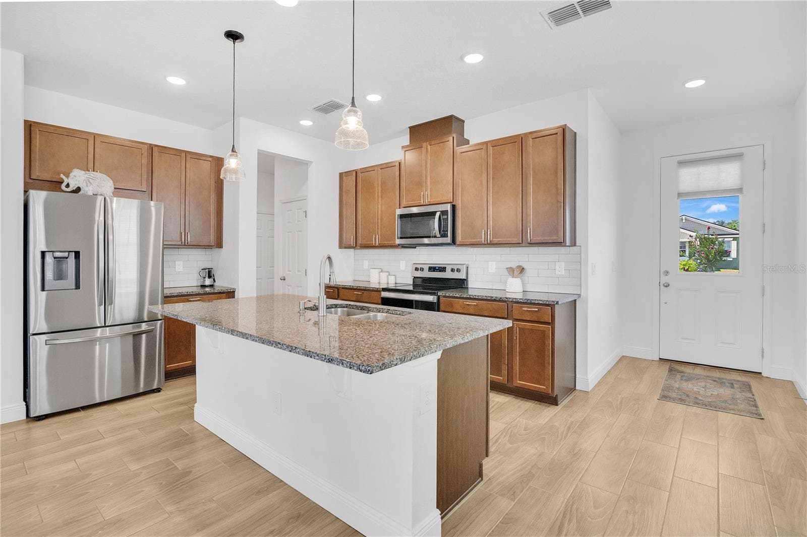 Townhouse at 3280 CANNA LILY PL, CLERMONT, photo 10 of 38