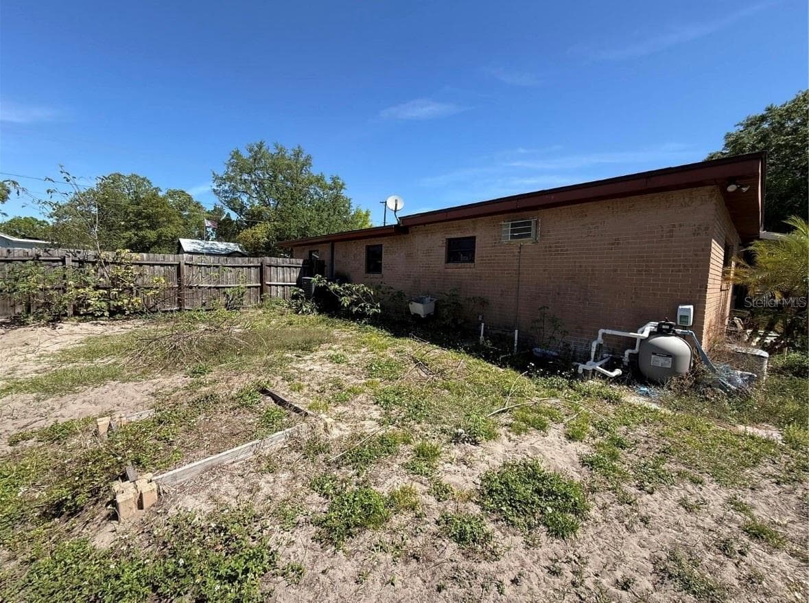 Single Family Residence at 460 W PIERCE ST, LAKE ALFRED, photo 5 of 21