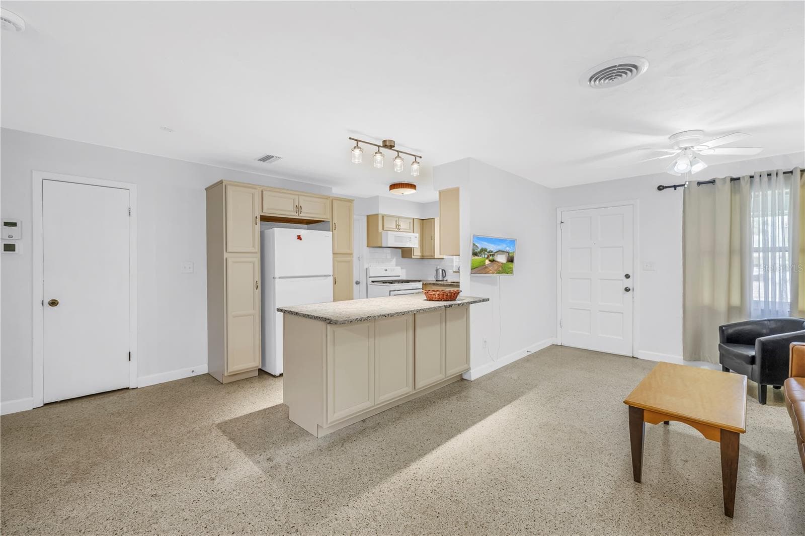 Single Family Residence at 2511 QUINCY ST S, ST PETERSBURG, photo 7 of 34