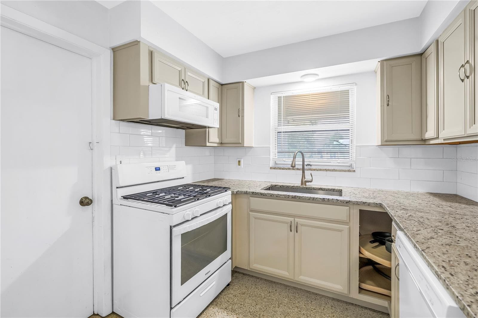 Single Family Residence at 2511 QUINCY ST S, ST PETERSBURG, photo 12 of 34