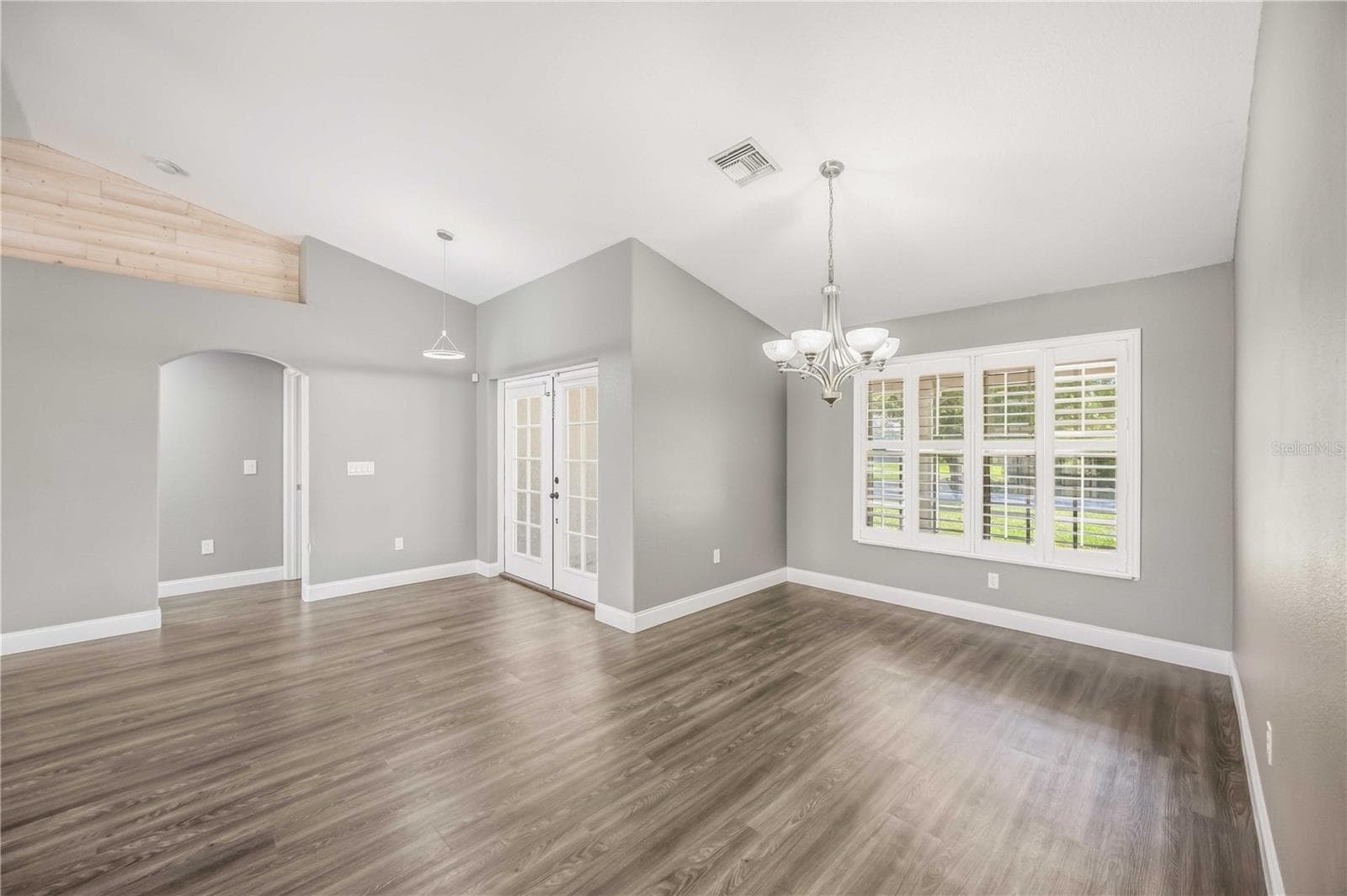 Single Family Residence at 2671 SERPULA RD, VENICE, photo 15 of 60
