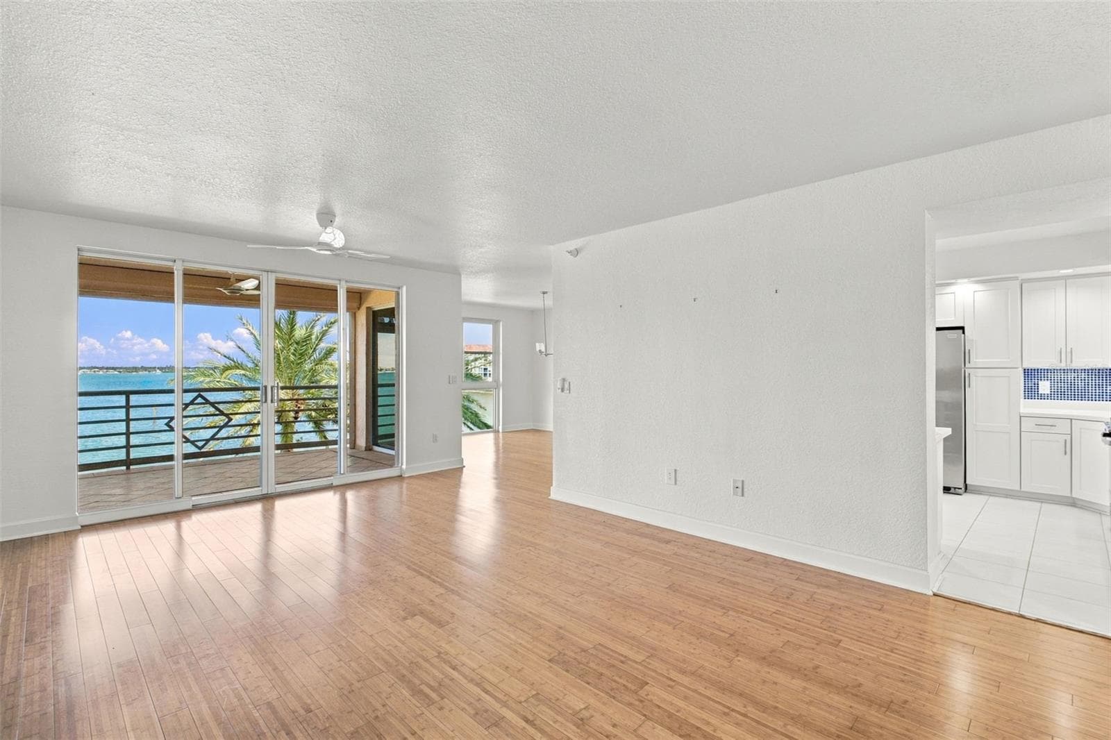 Living room - 4993 BACOPA LN S #304, ST PETERSBURG