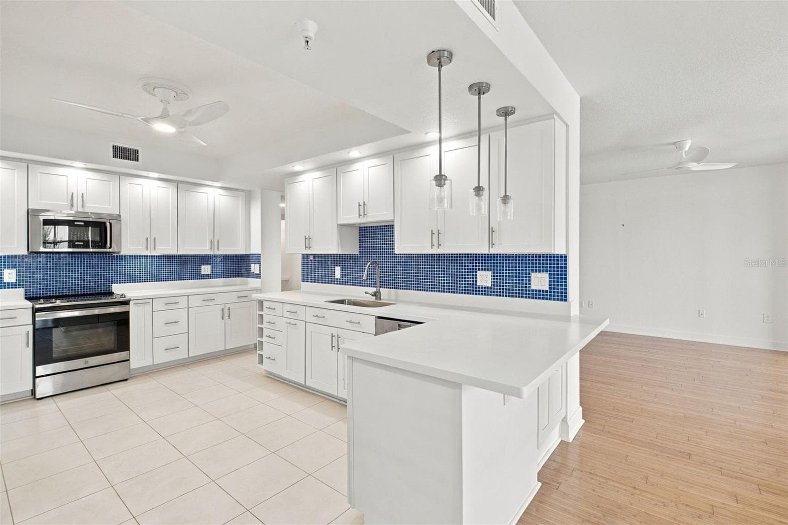 Kitchen - 4993 BACOPA LN S #304, ST PETERSBURG