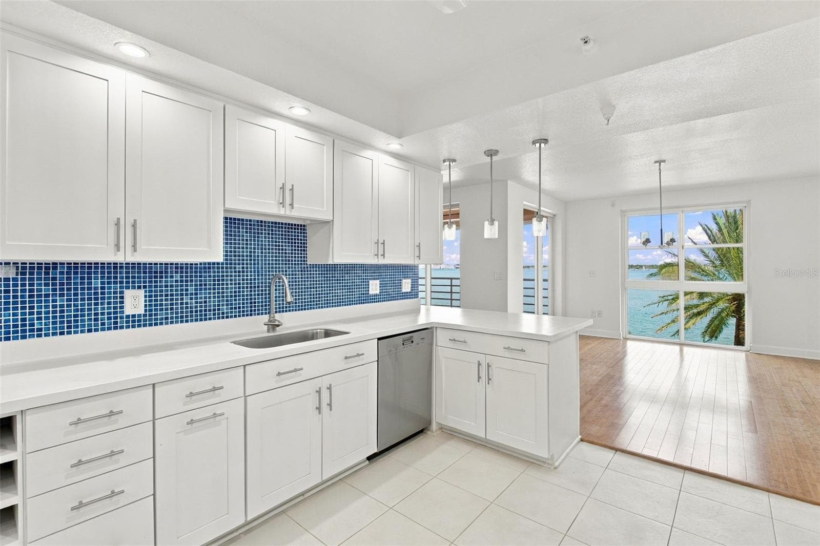 Kitchen - 4993 BACOPA LN S #304, ST PETERSBURG