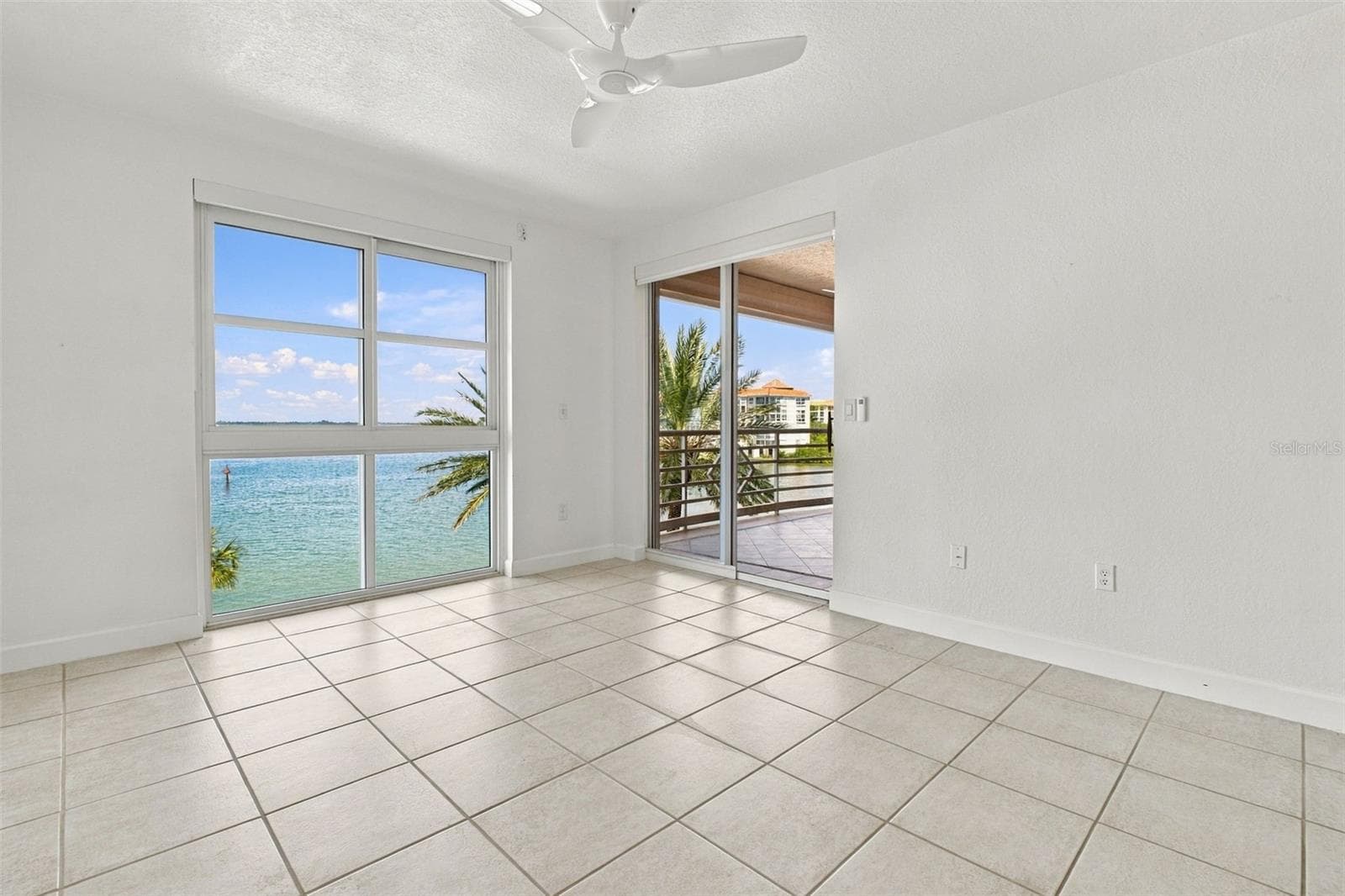 Primary bedroom - 4993 BACOPA LN S #304, ST PETERSBURG