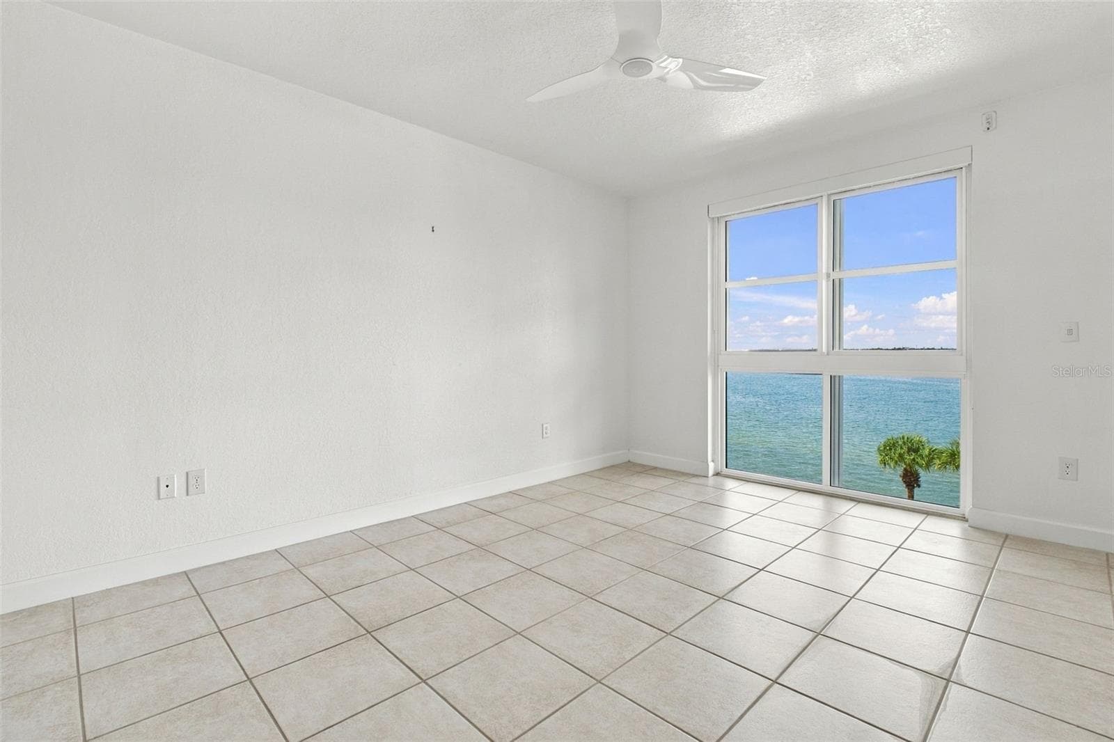 Primary bedroom - 4993 BACOPA LN S #304, ST PETERSBURG