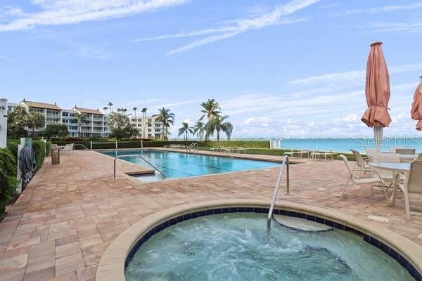 Community pool - 4993 BACOPA LN S #304, ST PETERSBURG