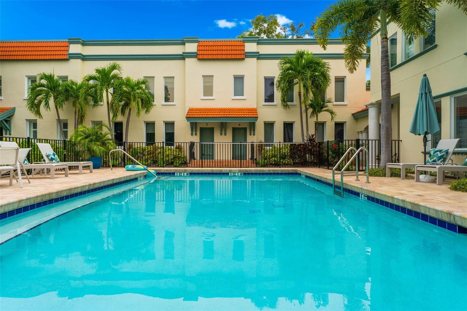 Townhouse at 1685 LAUREL ST #4, SARASOTA, photo 5 of 44