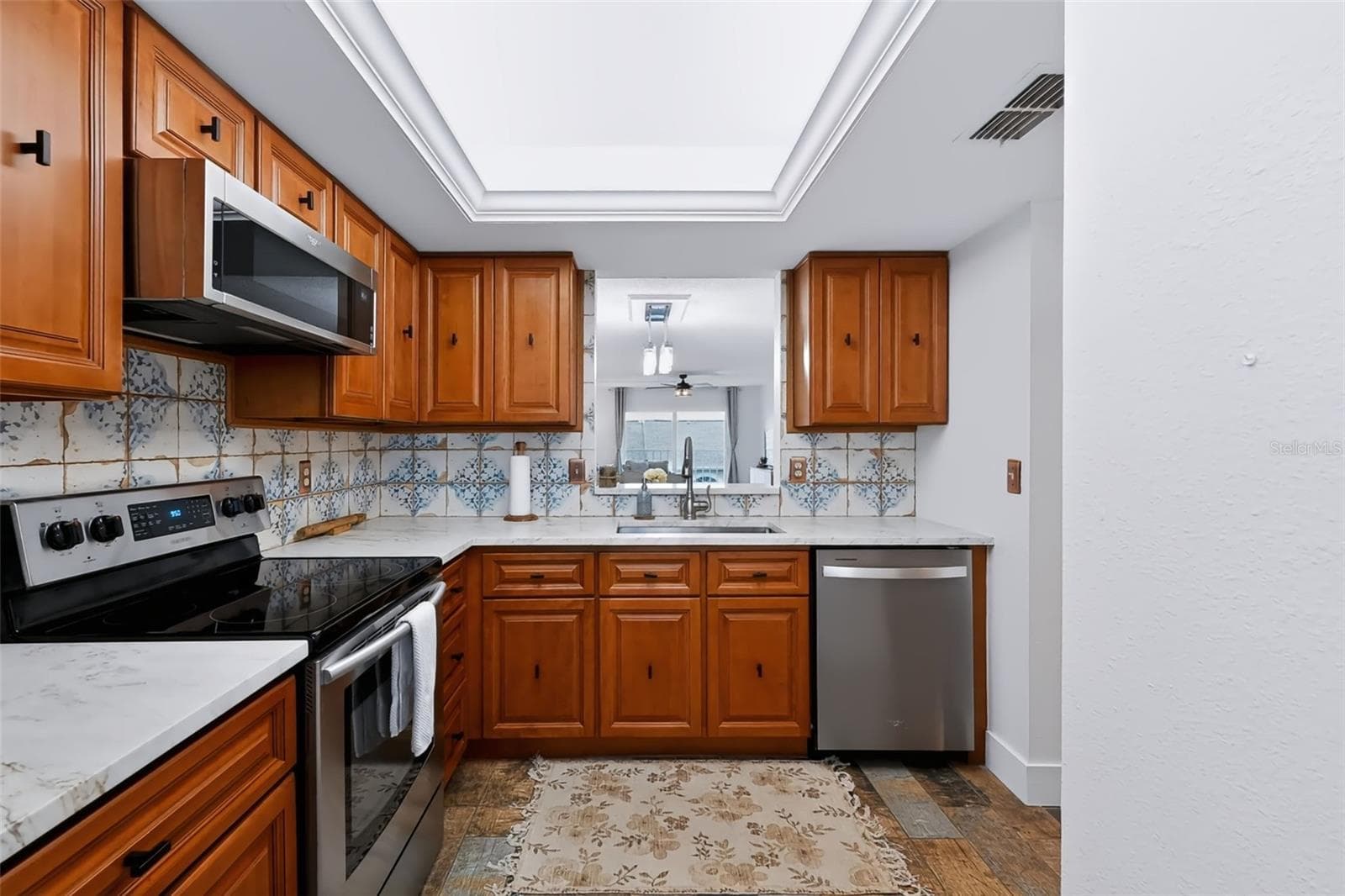 Condominium at 719 PINELLAS BAYWAY S #311, ST PETERSBURG, photo 5 of 39