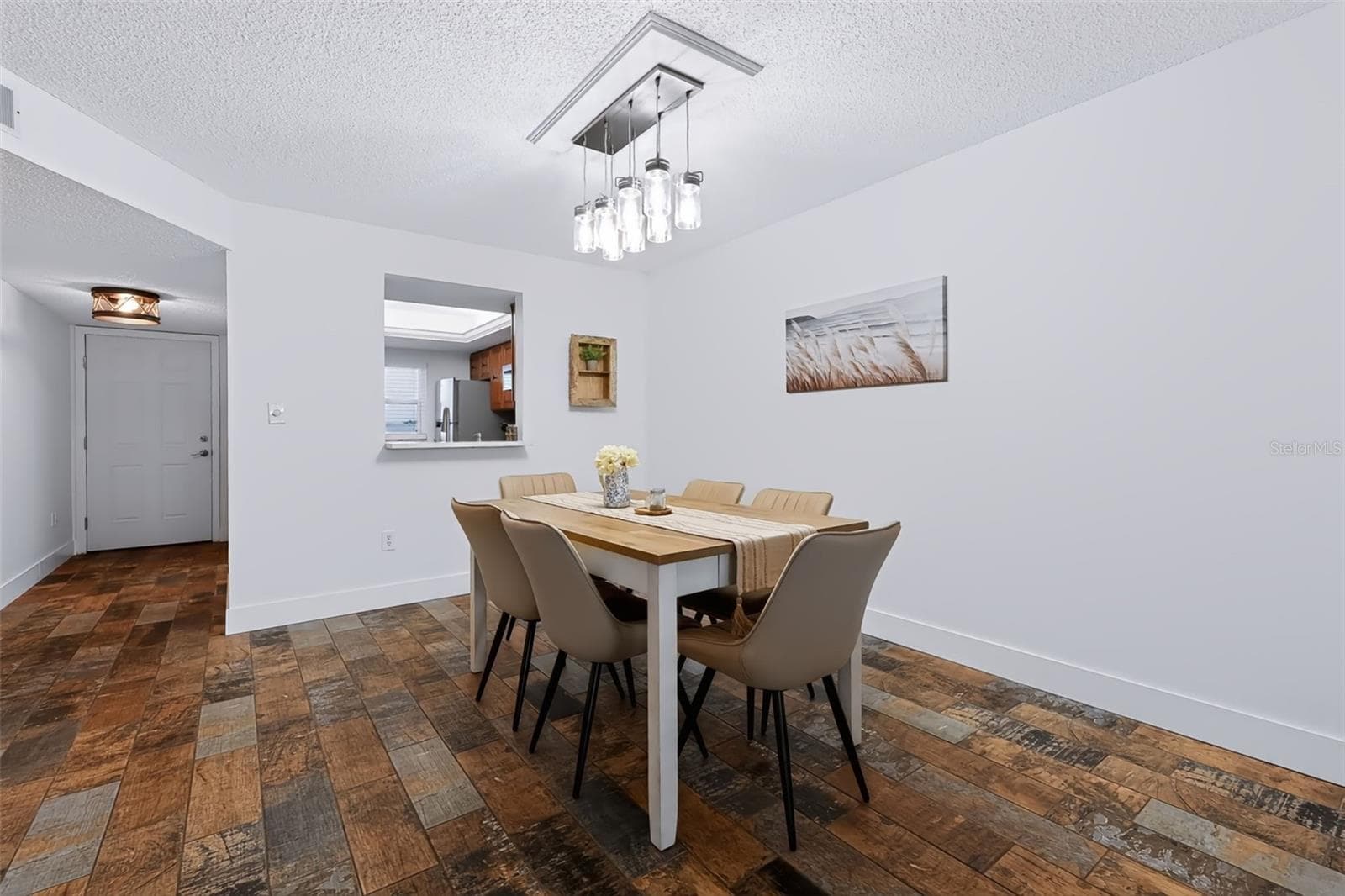 Condominium at 719 PINELLAS BAYWAY S #311, ST PETERSBURG, photo 8 of 39