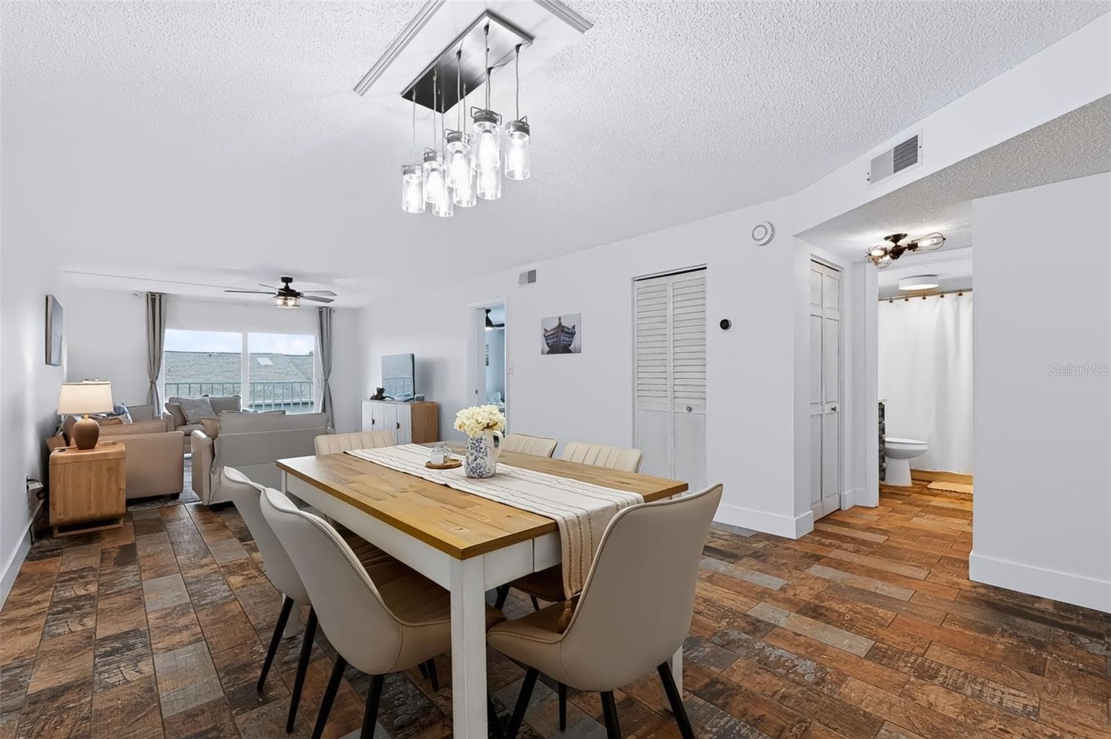 Condominium at 719 PINELLAS BAYWAY S #311, ST PETERSBURG, photo 9 of 39