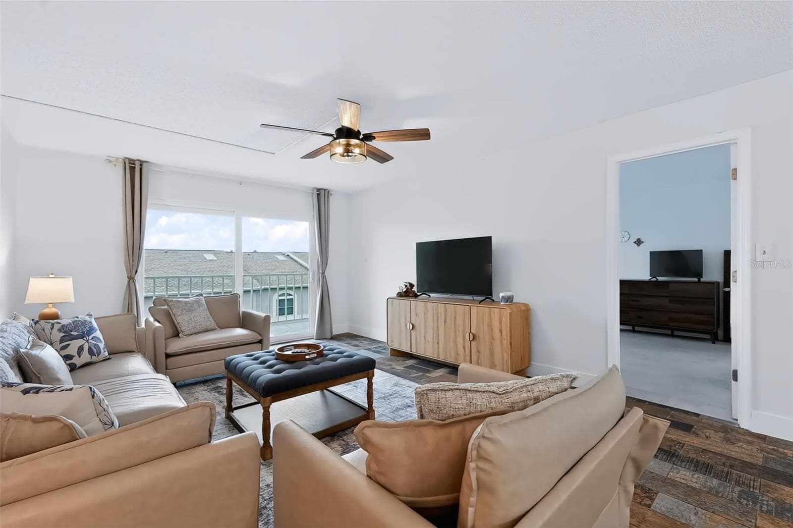Condominium at 719 PINELLAS BAYWAY S #311, ST PETERSBURG, photo 10 of 39