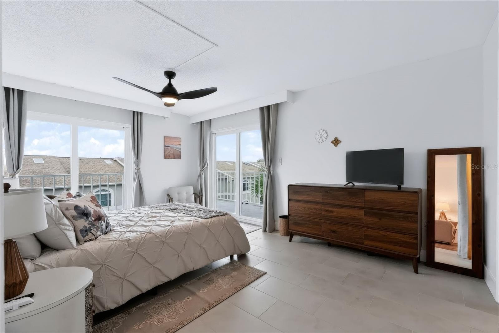 Condominium at 719 PINELLAS BAYWAY S #311, ST PETERSBURG, photo 15 of 39