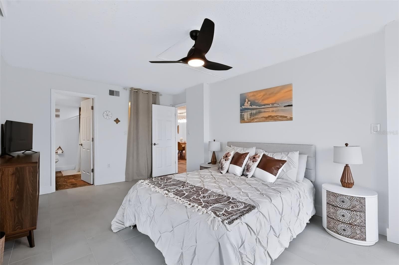 Condominium at 719 PINELLAS BAYWAY S #311, ST PETERSBURG, photo 16 of 39
