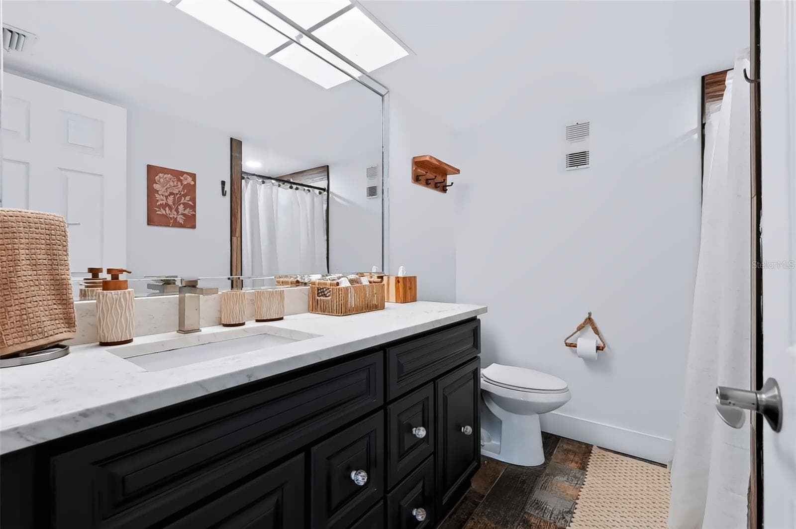 Condominium at 719 PINELLAS BAYWAY S #311, ST PETERSBURG, photo 18 of 39