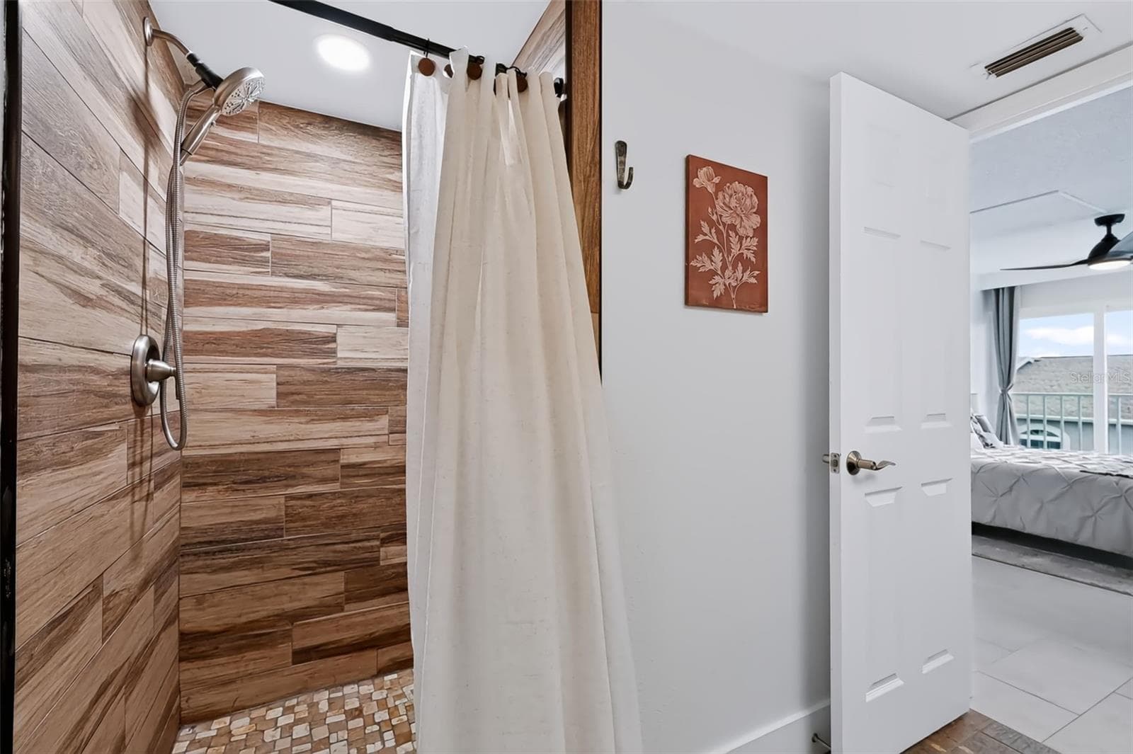 Condominium at 719 PINELLAS BAYWAY S #311, ST PETERSBURG, photo 19 of 39