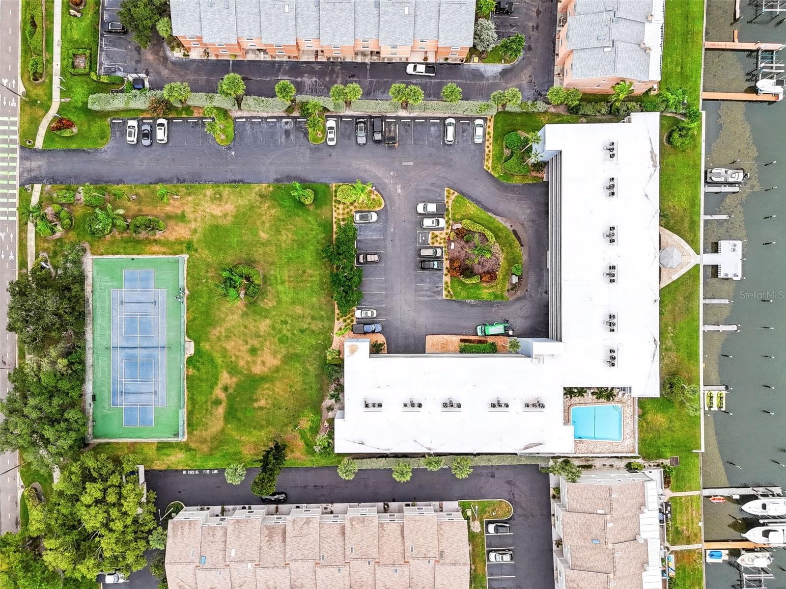 Condominium at 719 PINELLAS BAYWAY S #311, ST PETERSBURG, photo 29 of 39