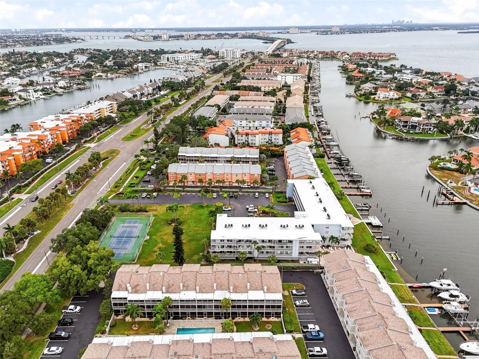Condominium at 719 PINELLAS BAYWAY S #311, ST PETERSBURG, photo 31 of 39