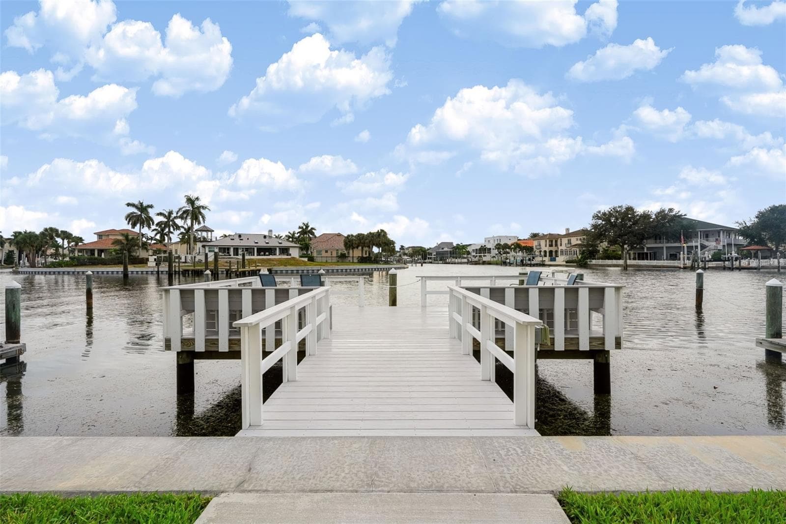 Condominium at 719 PINELLAS BAYWAY S #311, ST PETERSBURG, photo 34 of 39