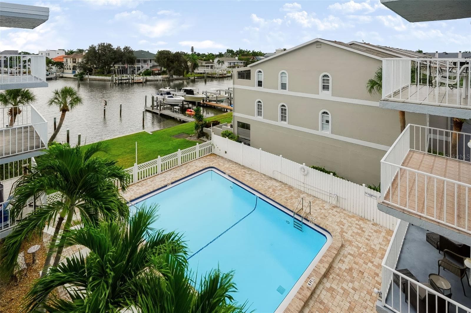 Condominium at 719 PINELLAS BAYWAY S #311, ST PETERSBURG, photo 37 of 39