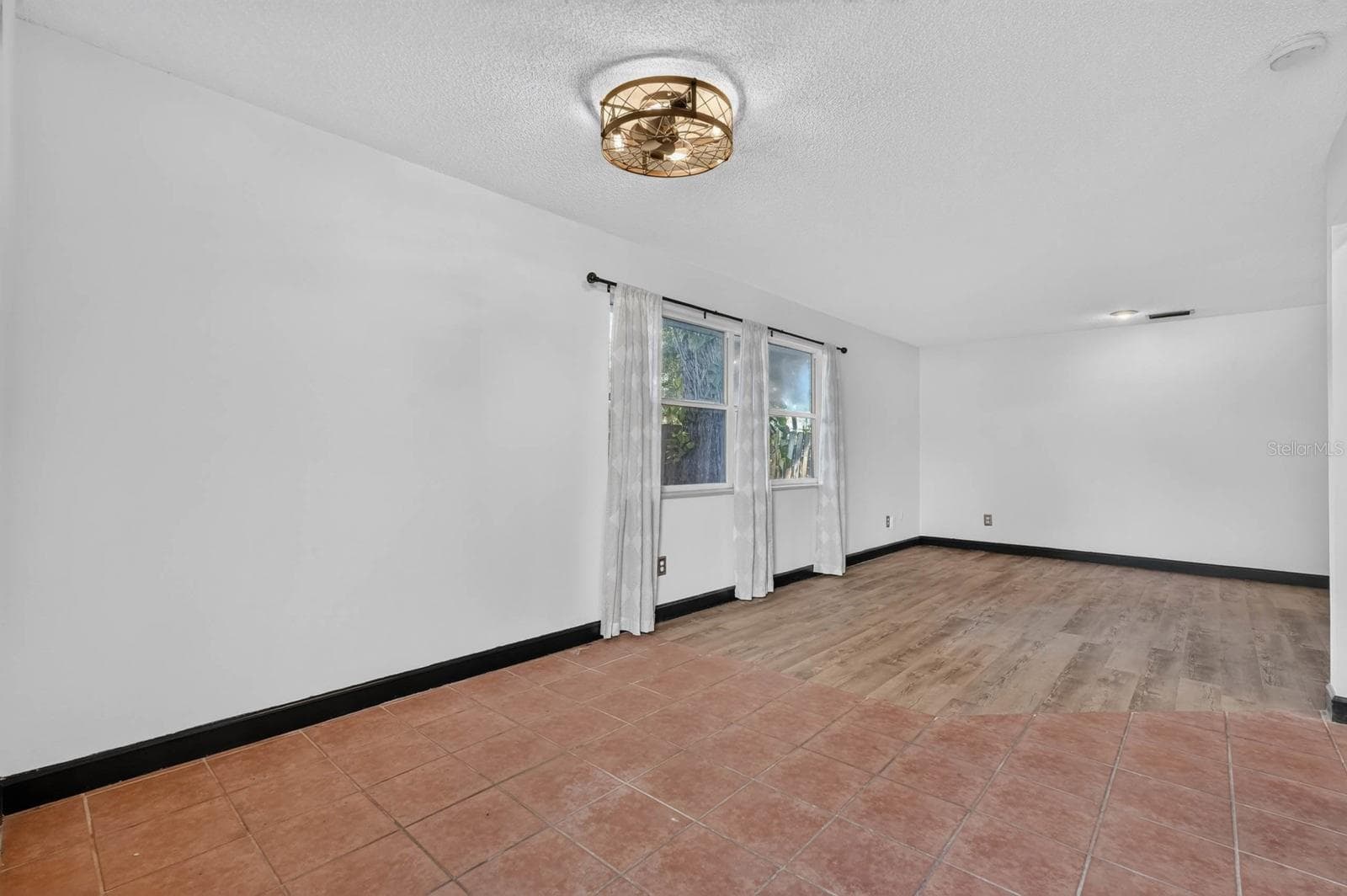 Single Family Residence at 119 BIGELOW DR, EDGEWATER, photo 6 of 28