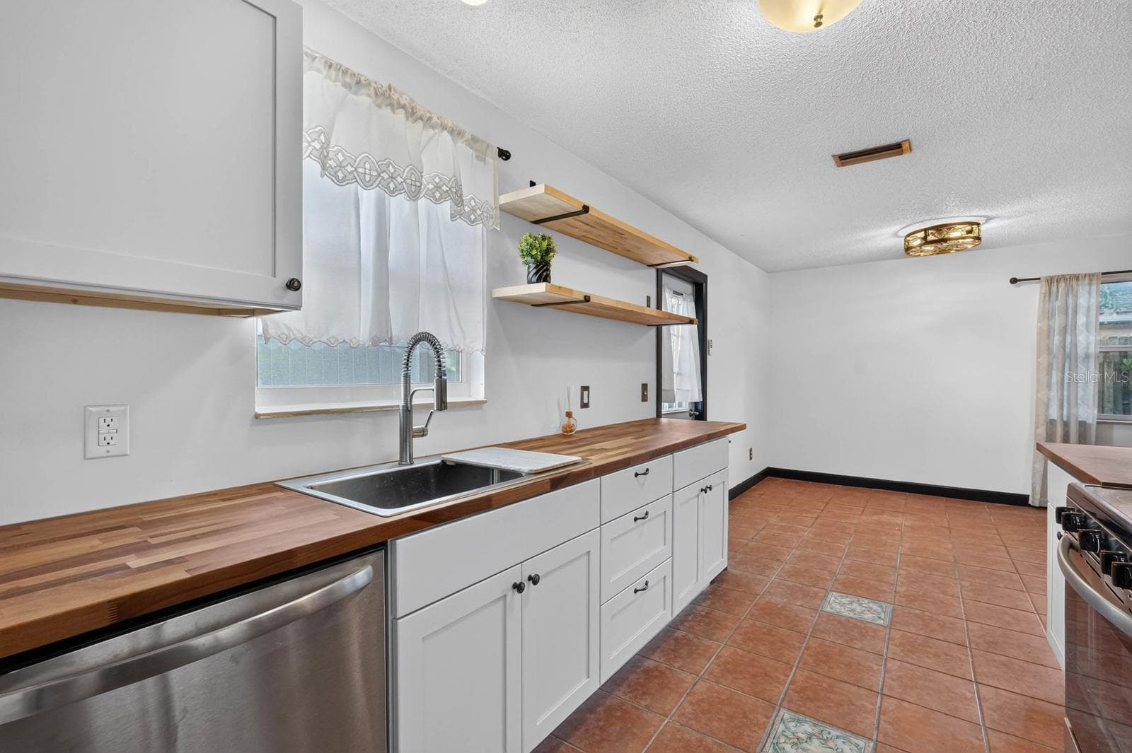 Single Family Residence at 119 BIGELOW DR, EDGEWATER, photo 8 of 28