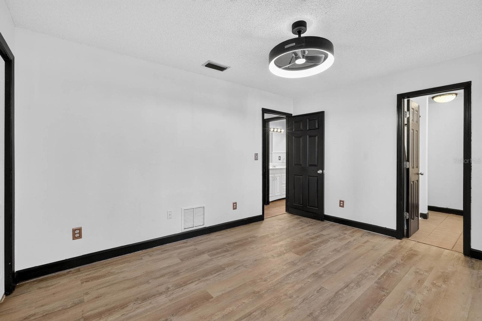Single Family Residence at 119 BIGELOW DR, EDGEWATER, photo 16 of 28