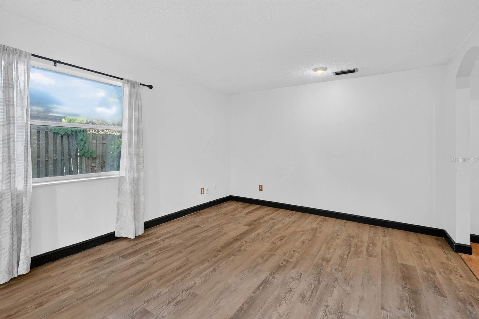 Single Family Residence at 119 BIGELOW DR, EDGEWATER, photo 17 of 28