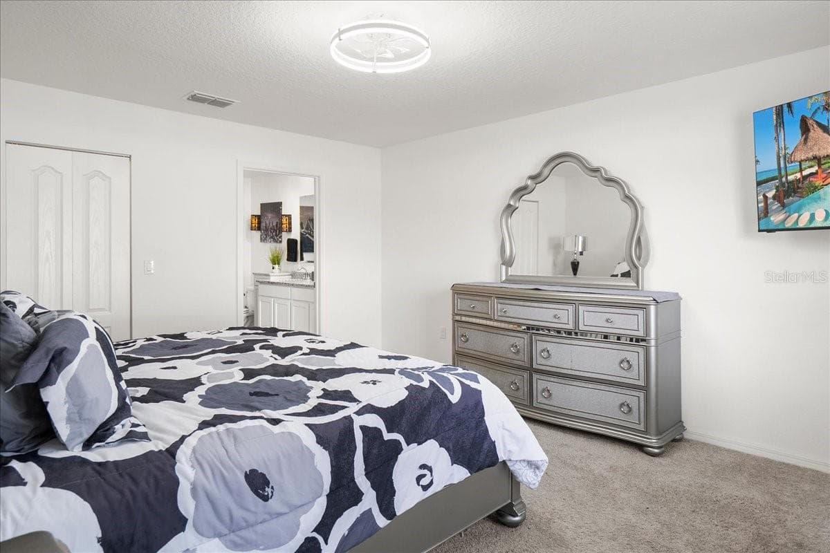 Owner's Bedroom - 15031 SW 28TH TERRACE RD, OCALA