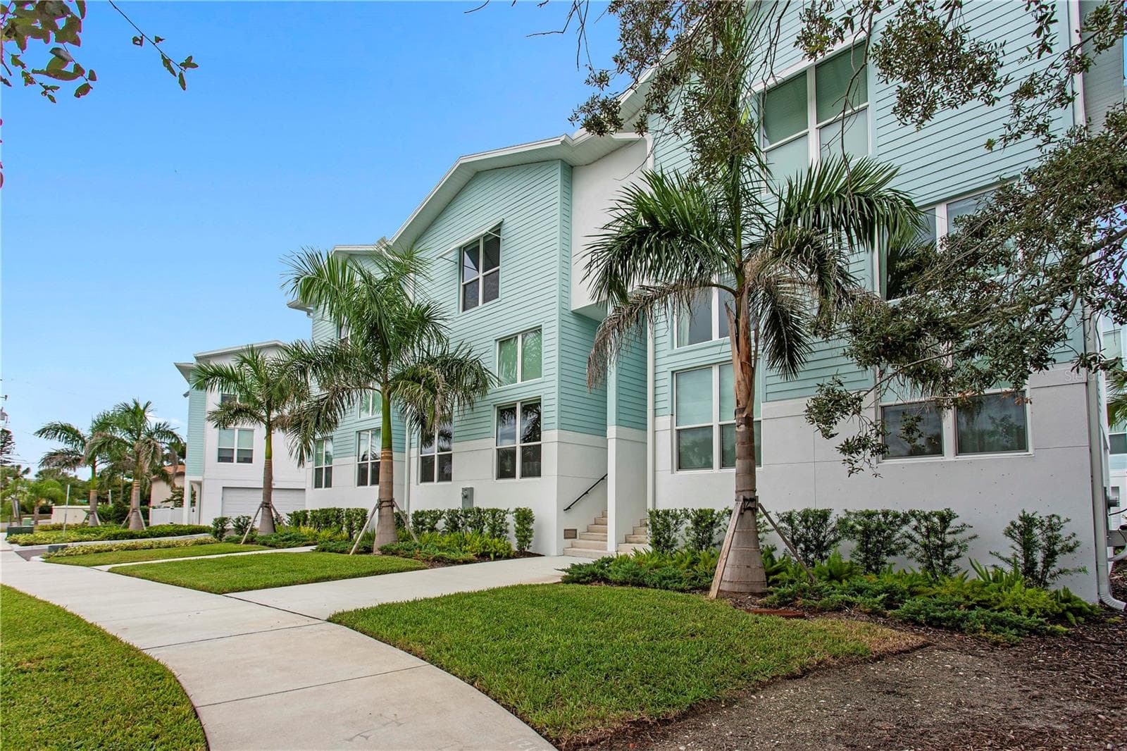 Townhouse at 3826 POMPANO DR SE, ST PETERSBURG, photo 2 of 37