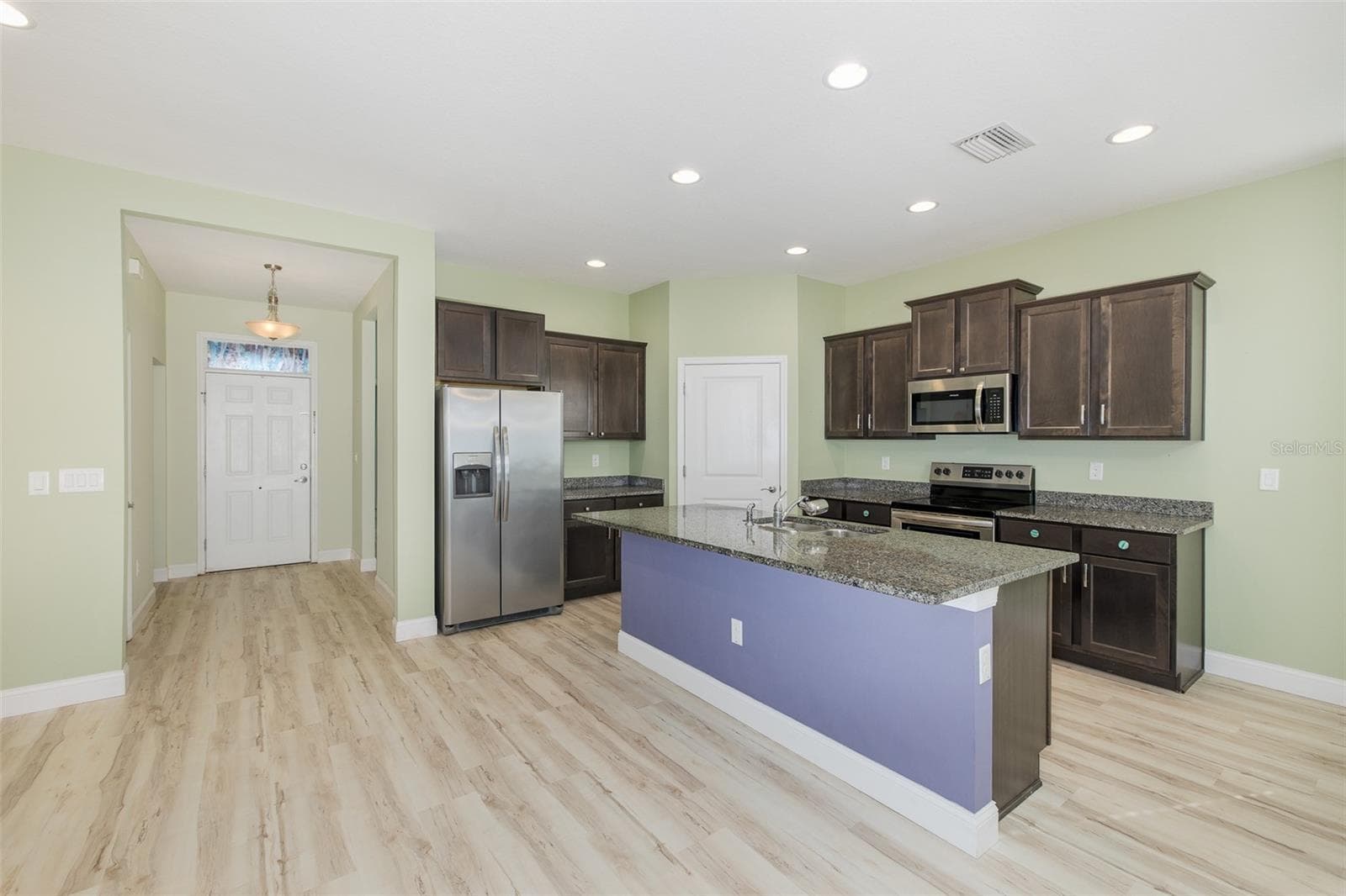Single Family Residence at 13786 HUNTING CREEK PL, SPRING HILL, photo 4 of 38
