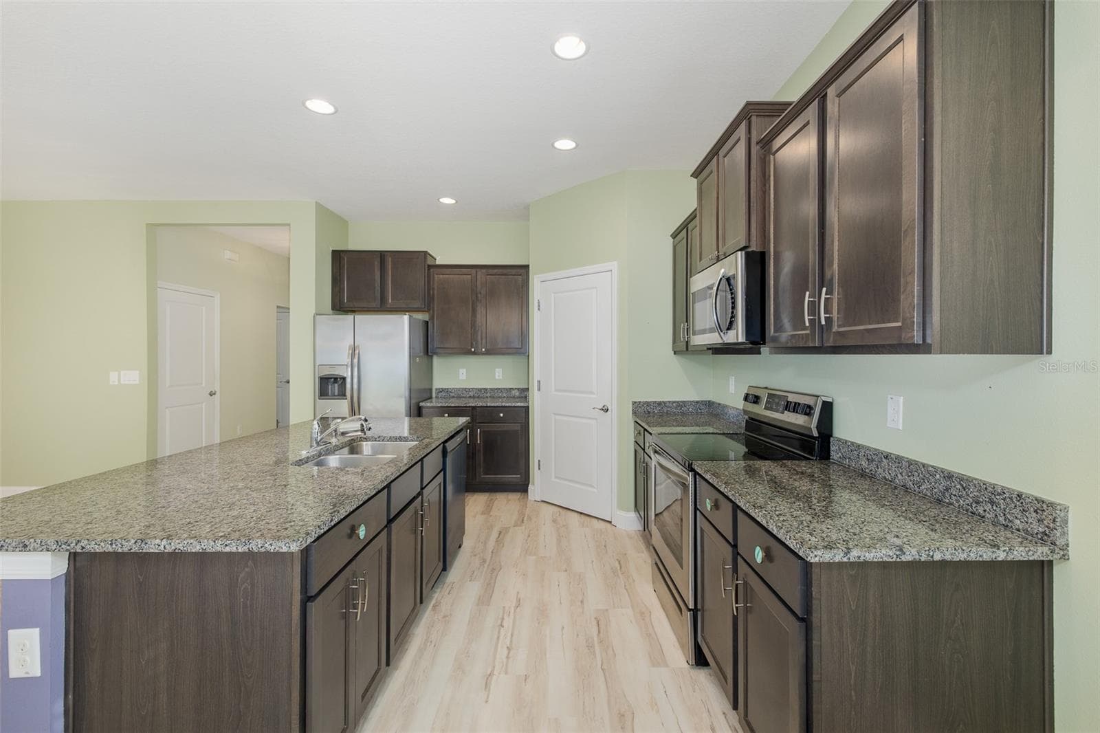 Single Family Residence at 13786 HUNTING CREEK PL, SPRING HILL, photo 7 of 38