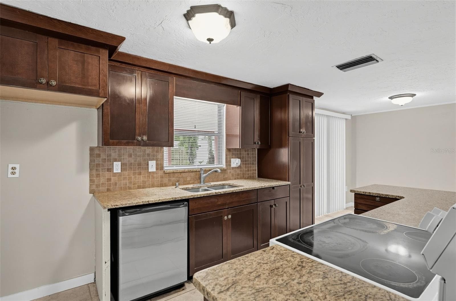 Single Family Residence at 1512 RUSSELL AVE, SARASOTA, photo 5 of 29