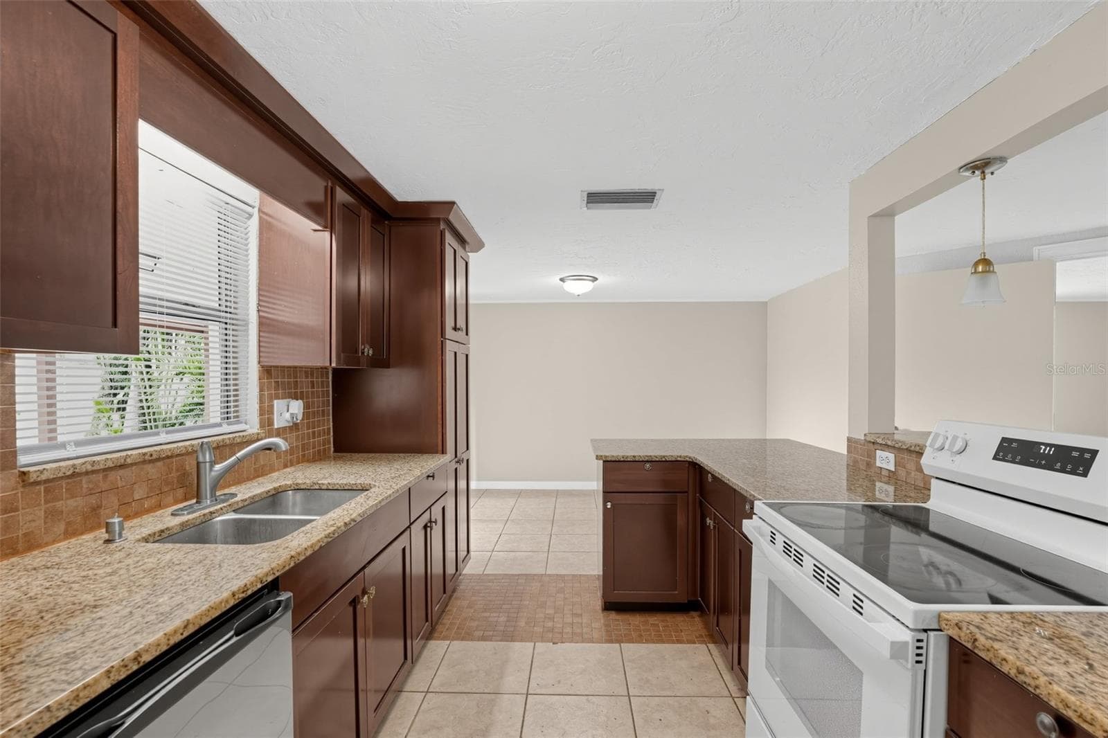 Single Family Residence at 1512 RUSSELL AVE, SARASOTA, photo 6 of 29