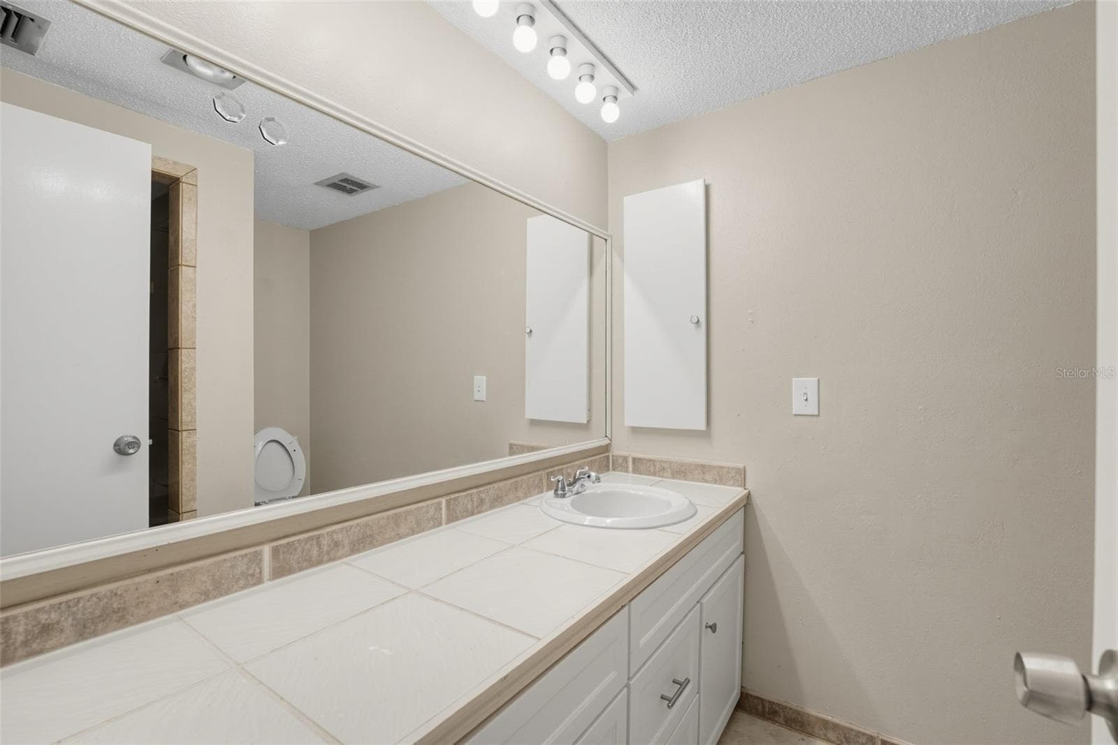 Single Family Residence at 1512 RUSSELL AVE, SARASOTA, photo 22 of 29