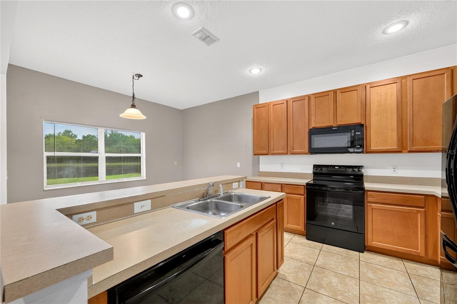Single Family Residence at 2838 SWEETSPIRE CIR, KISSIMMEE, photo 3 of 58