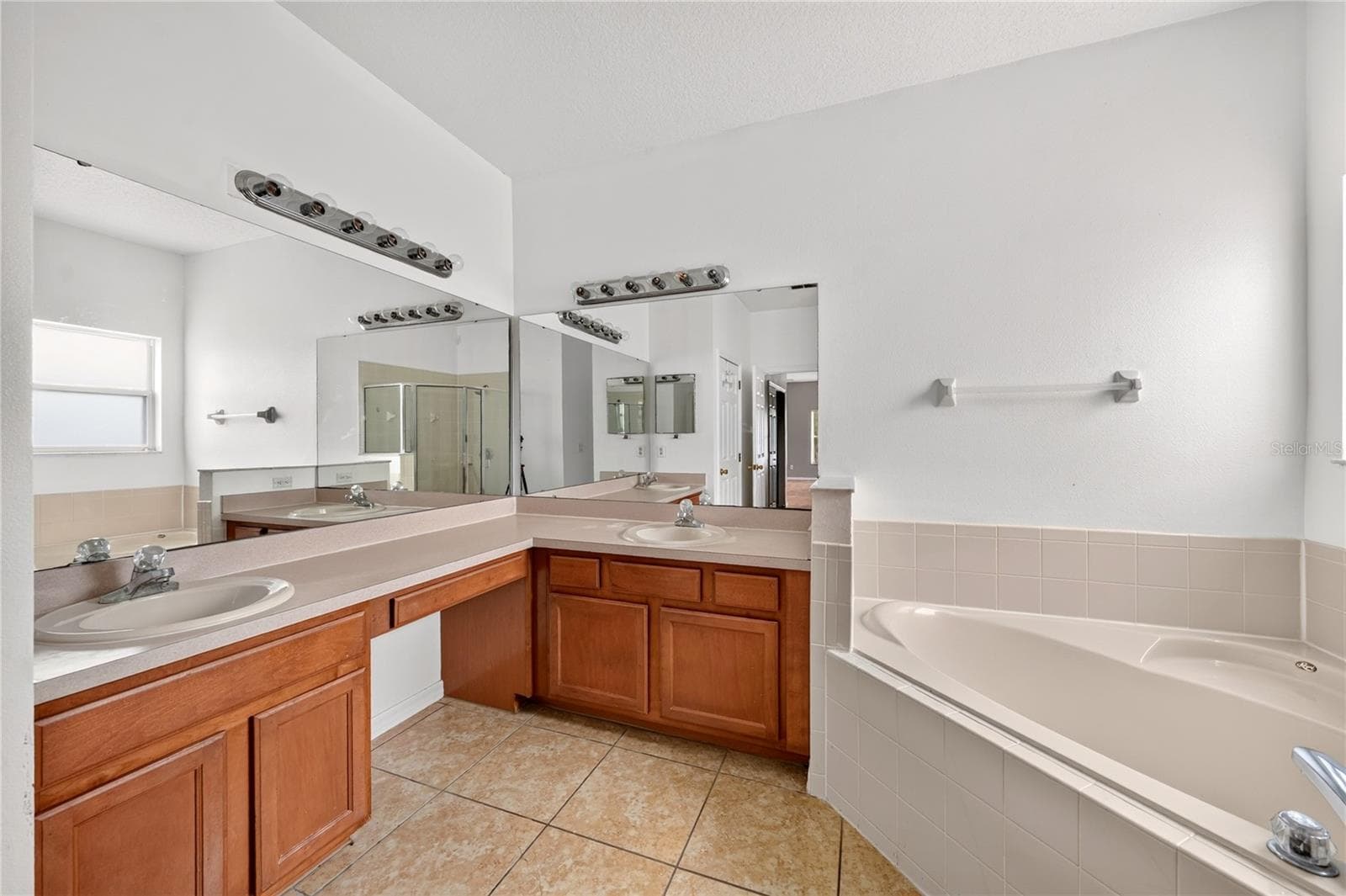 Single Family Residence at 2838 SWEETSPIRE CIR, KISSIMMEE, photo 28 of 58